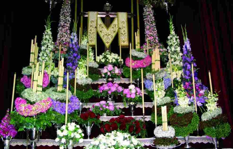 Las originales capillas de cruz y altares donde los vecinos de Los Realejos despliegan todo su arte en las Fiestas de la Cruz