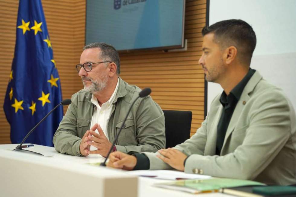 Imagen de archivo del consejero Poli Su&aacute;rez y el director general Iv&aacute;n G. Carro