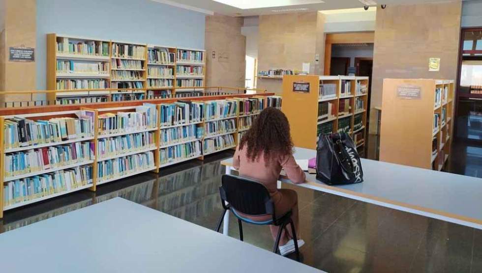 biblioteca Miguel Santiago