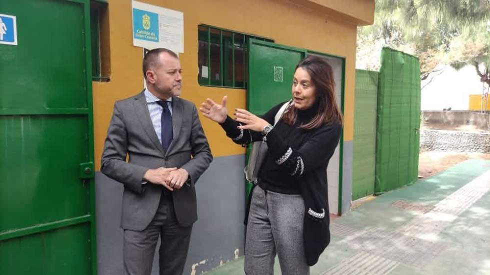 Naira Navarro y Teodoro Sosa visitan los aseos del parque Rubén Díaz