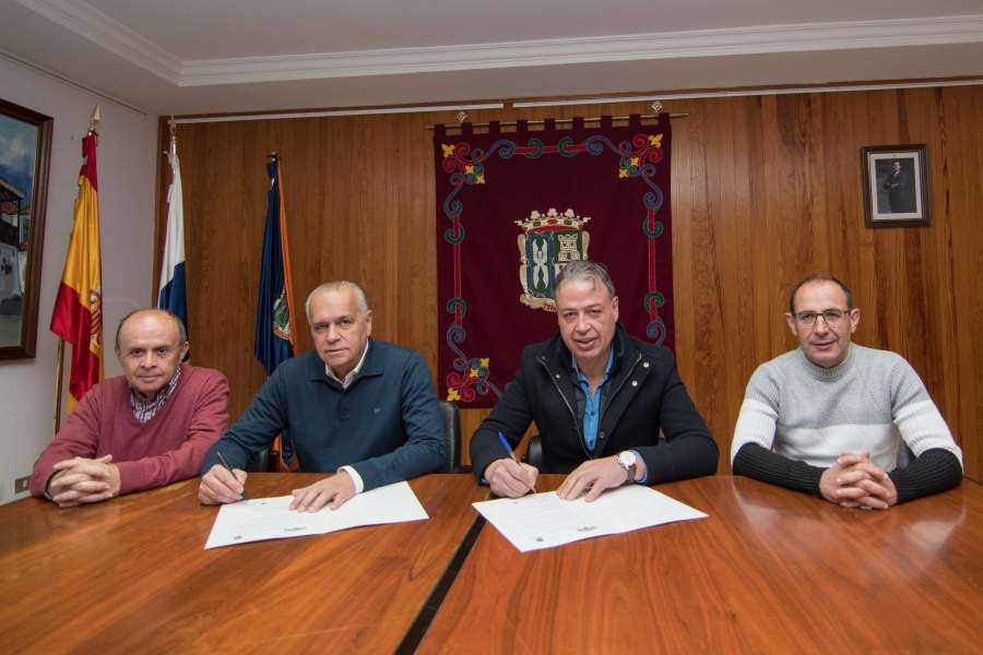 Imagen de la firma del acuerdo
