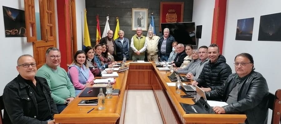 Pleno en La Aldea