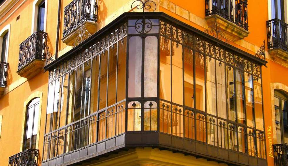 Esquina acristalada. Juan FERRERA GIL