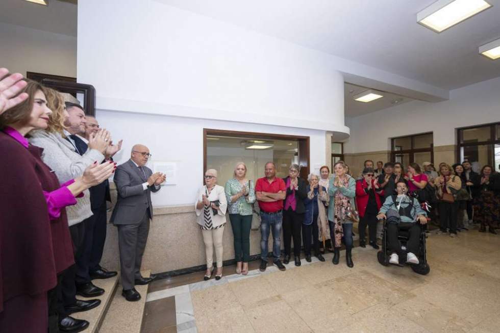 Instante emotivo de la jornada en el Cabildo Insular de Gran Canaria