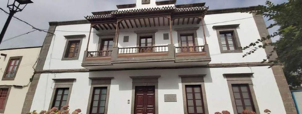 El PSOE de Moya pide información sobre la construcción de la parada de guagua en Cabo Verde y no obtiene respuesta