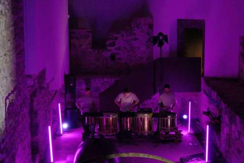 De izquierda. a derecha, los percusionistas David Hern&aacute;ndez, Markel P&eacute;rez y Yoel Reyes.