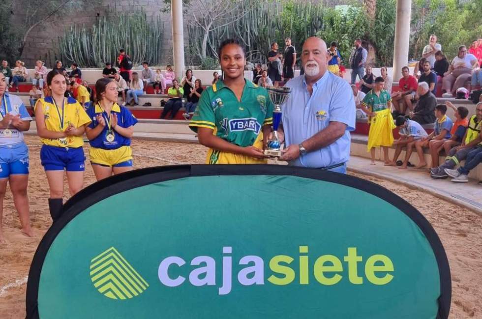 Laura Ezeasor y Aythami Díaz triunfan en el campeonato Cajasiete de Gran Canaria