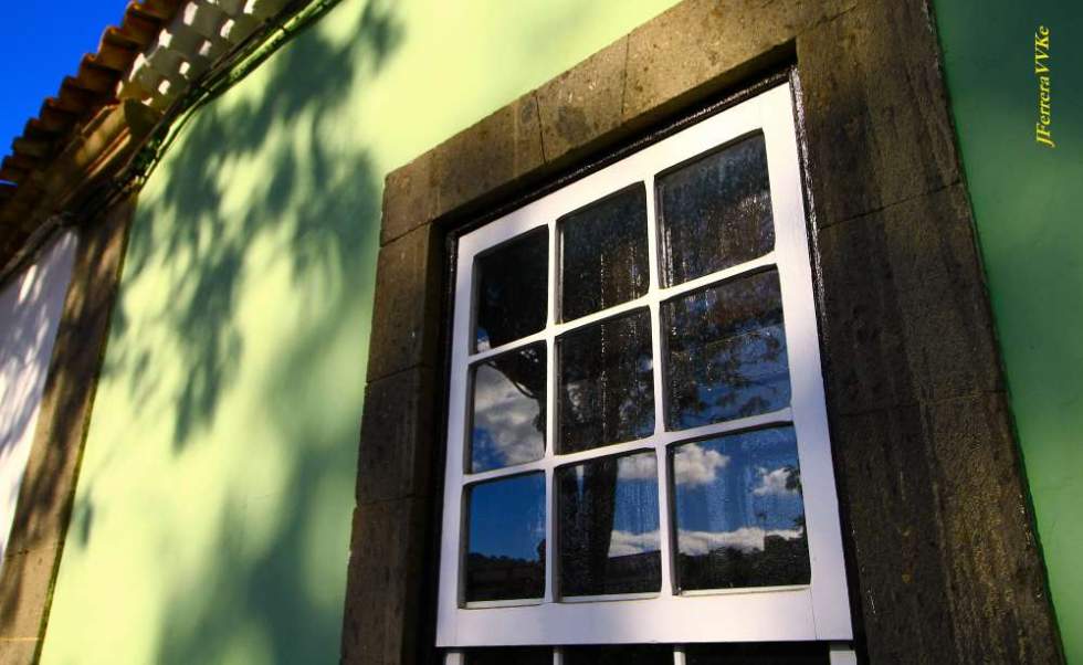 Dos reflejos. Juan FERRERA GIL