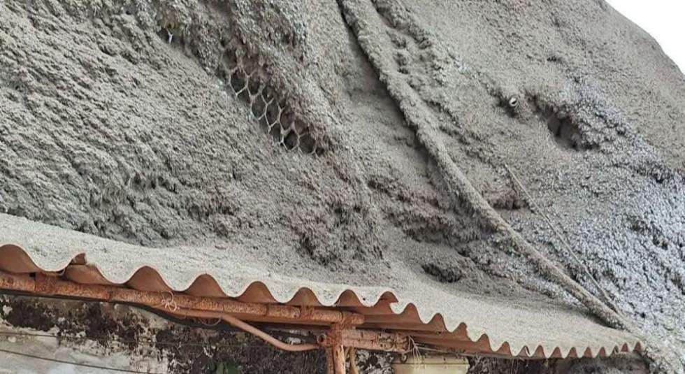 DEtalle del risco y tejado de una de las viviendas.