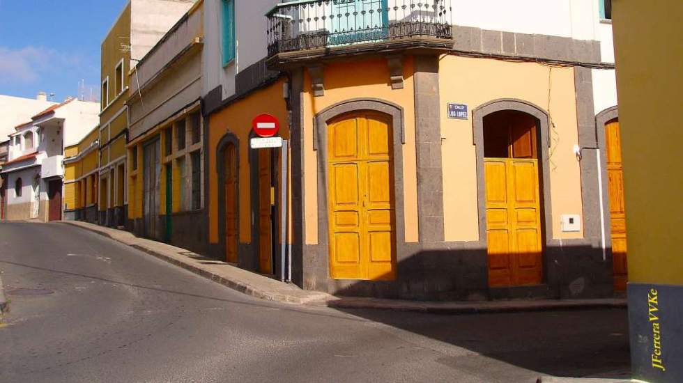 El cruce. Juan FERRERA GIL