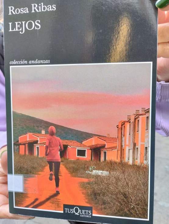 Portada "Lejos" de Rosa Ribas. Foto: Juan FERRERA GIL