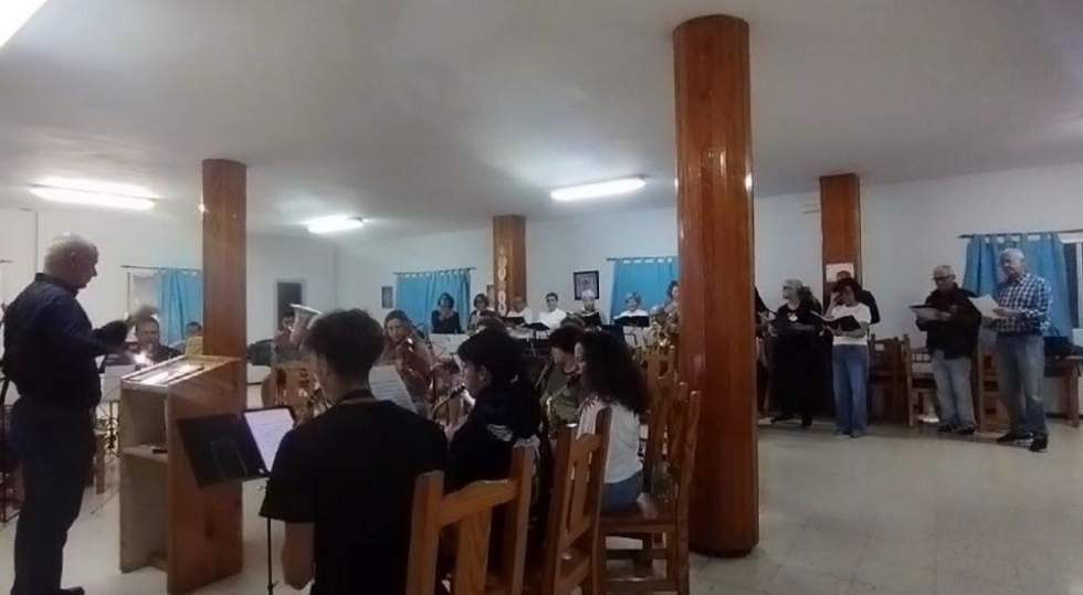 La nueva Asociación Cultural “Lucy Cabrera” se estrena con un concierto de banda y coro