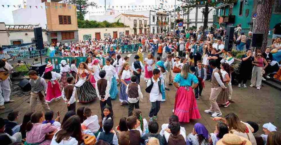 Aportación solidaria de los escolares de Moya