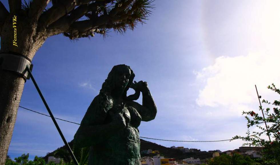 LA BRISA DE LA BAHÍA (287).  Yo, mujer
