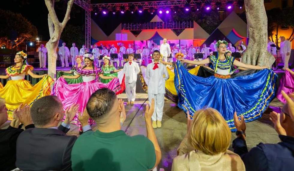 Espectáculo 'México en el corazón' de Los Gofiones en la Plaza de Santiago