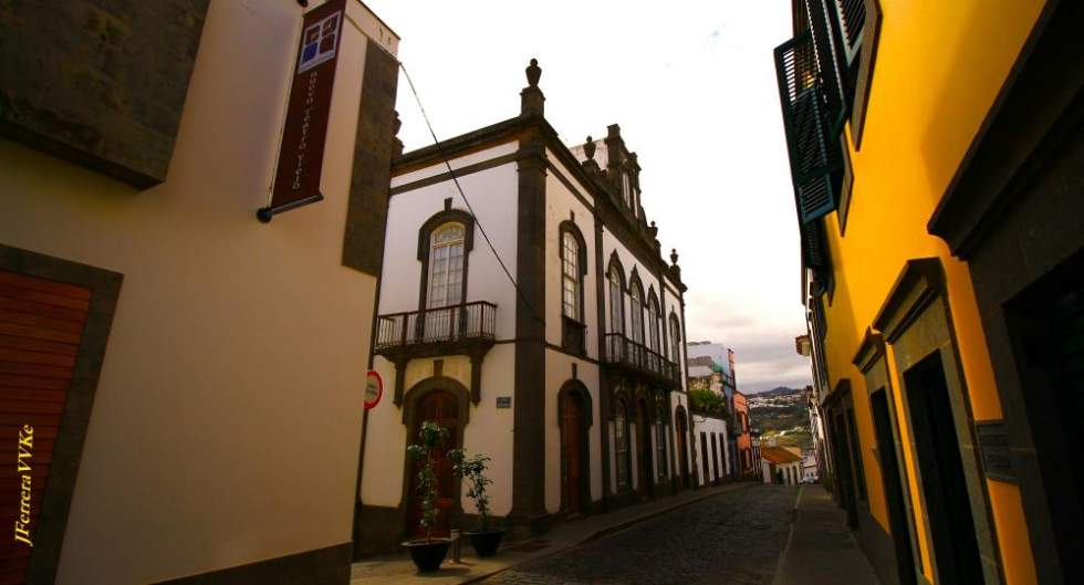 Calles, otra vez. Juan FERRERA GIL