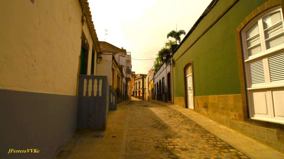 Prohibir. Juan FERRERA GIL