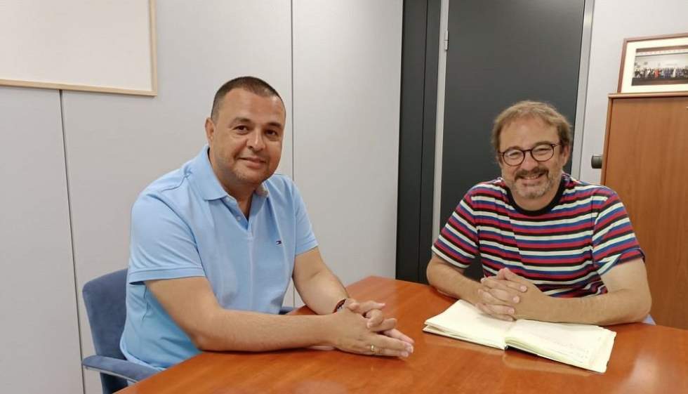 El alcalde de Guía junto al consejero de Medio Ambiente, Clima, Energía y Conocimiento del Cabildo de Gran Canaria, Raúl García Brink