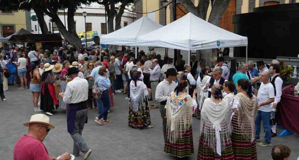 Disfrutando de la gastronomía en Guía