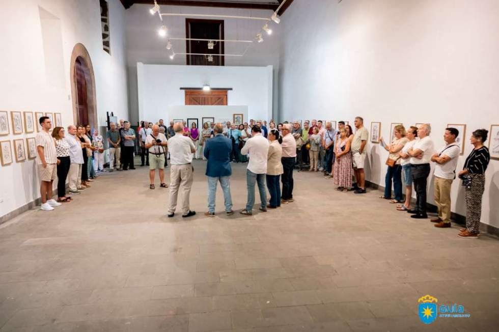 Imagen de la inauguraci&oacute;n con el p&uacute;blico asistente