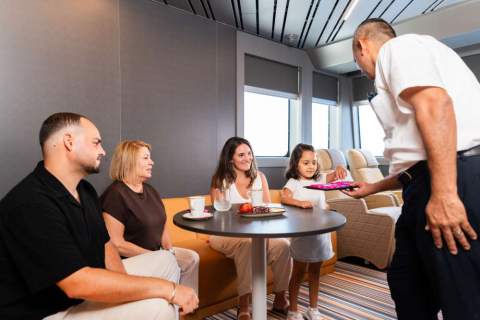 Salón Exclusive. Fast ferry Mercedes Pinto - BALEARIA