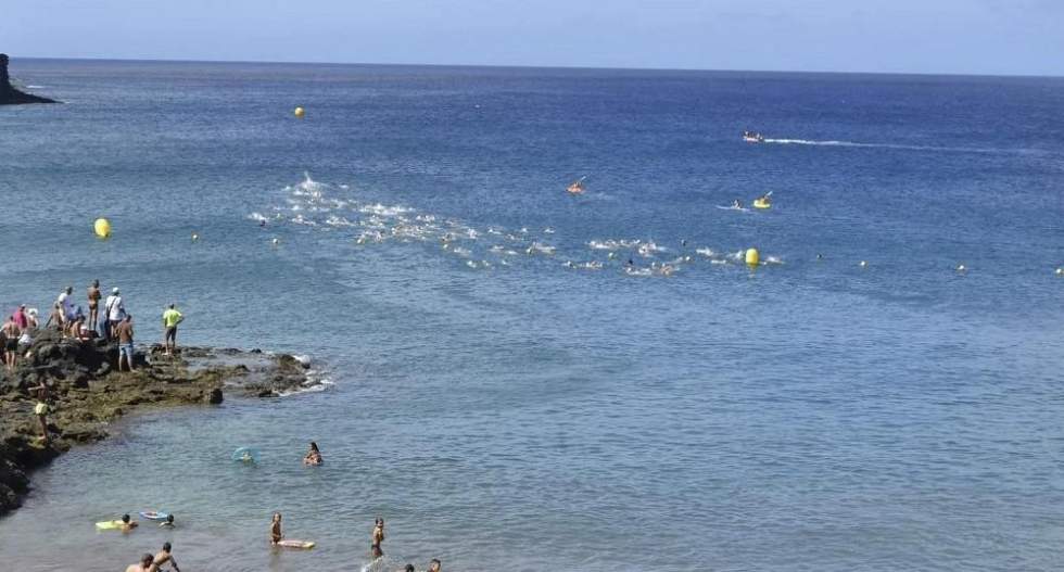 Travesía a nado en Sardina