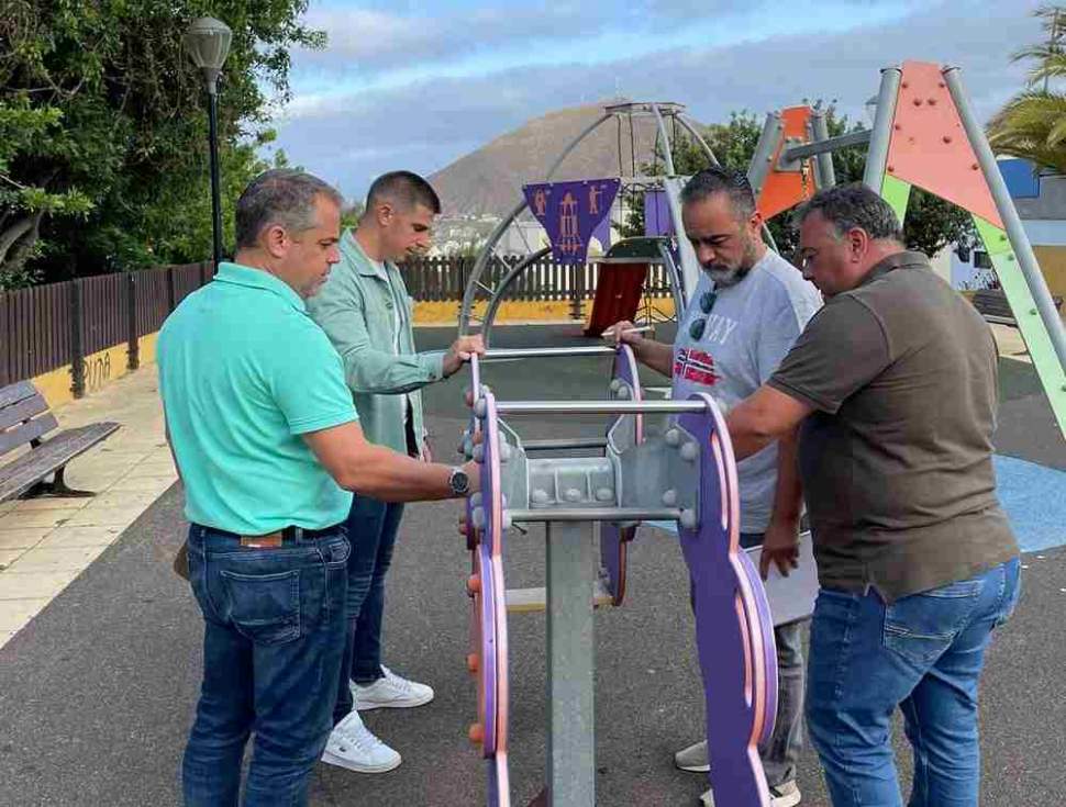 Renovación de parques infantiles de Guía