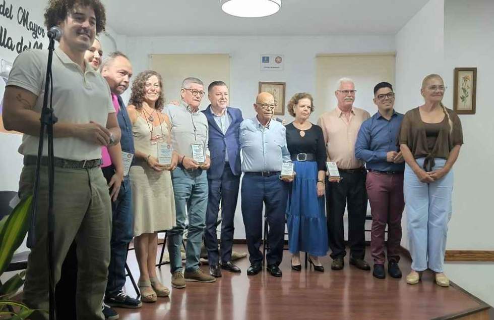 Homenaje a los presidentes del Club de Mayores de Sardina