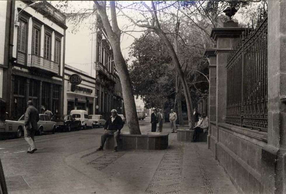 LA BRISA DE LA BAHÍA (251).  Volver (II)
