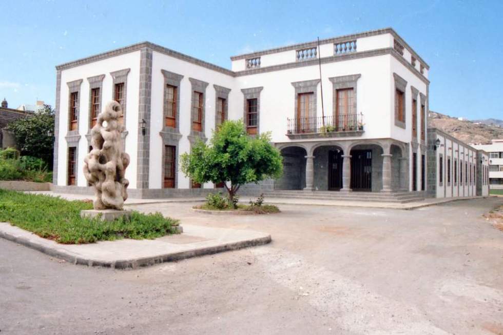 40 años de la inauguración del edificio de Hacienda que fue derruido  por problemas en la cimentación