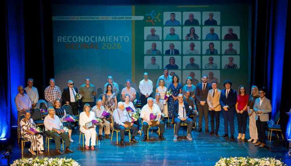 Foto de familia del Acto de Reconocimiento Vecinal 2026