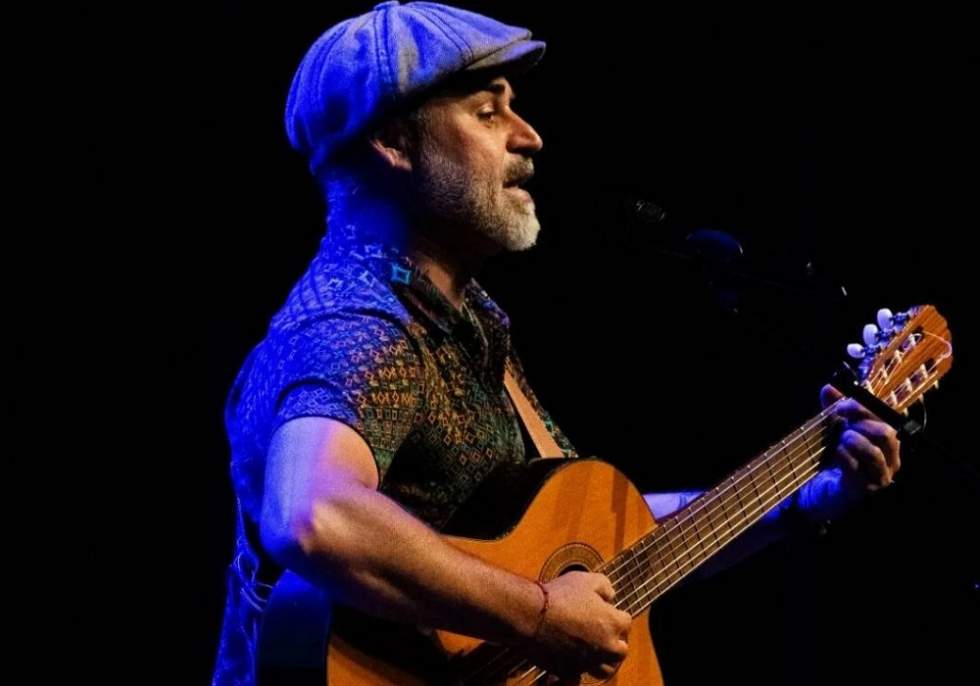 El cantautor Luis Quintana