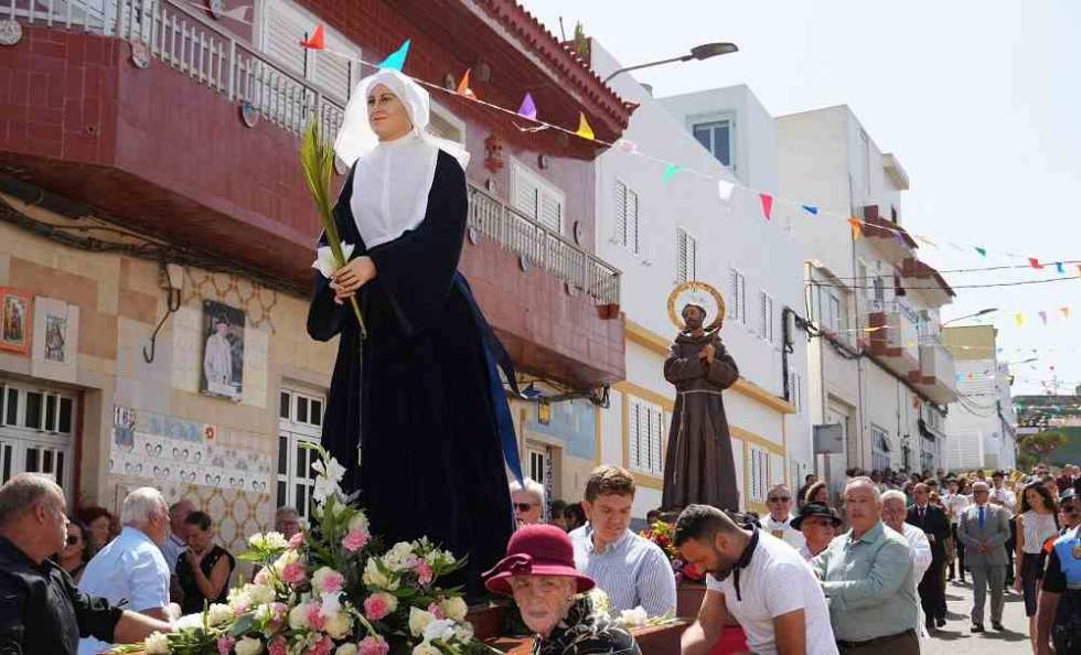 Un momento de la Procesi&oacute;n de la Beata Sor Lorenza y San Francisco de As&iacute;s este pasado domingo