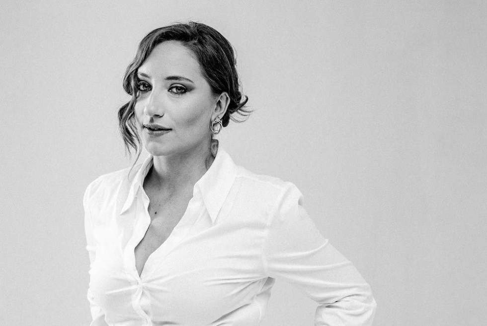 Ana Gil , cantante del grupo Piálago