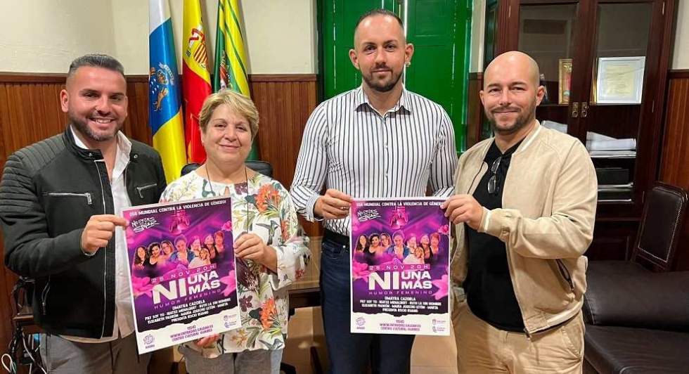 Julio Mateo y Ana Teresa Mendoza, en el centro, junto a los productores Jonathan Santana y Eryera Ramírez .