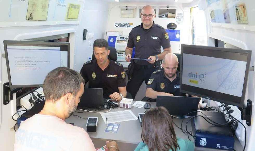 La Unidad Móvil de la Policía Nacional para tramitar el DNI y el Pasaporte vendrá a Guía nuevamente el 11 y 30 de diciembre