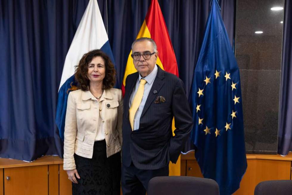 Matilde Asián y José Carlos Francisco- Firma convenio ISTAC-CES