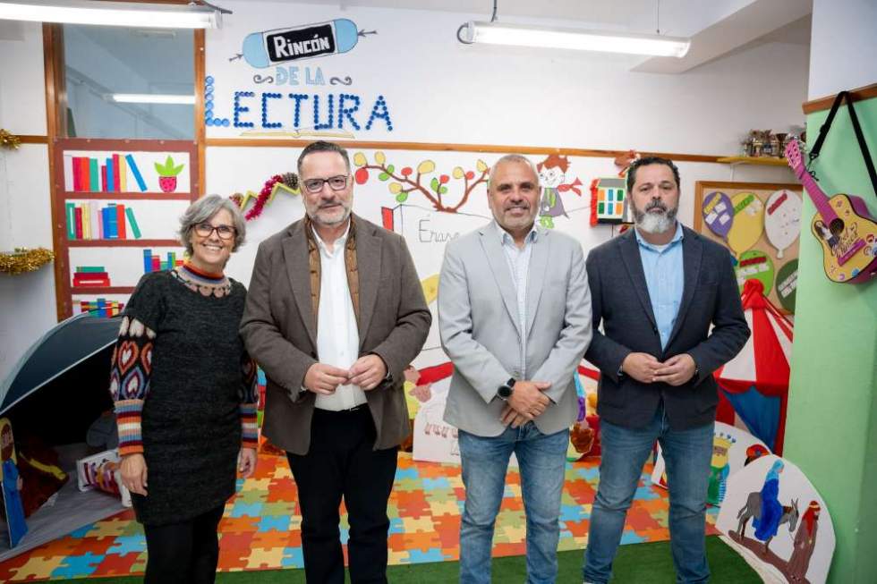 Educaci&oacute;n celebra el 40.&ordm; aniversario del CEIP Miguel Santiago como broche al primer trimestre del curso (v&iacute;deo)