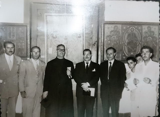 El párroco D, Manuel Alonso Lujan, con la directiva años cincuenta