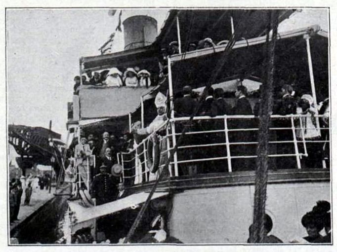 Bendición del Viera y Clavijo por el Obisco Pérez Muñoz