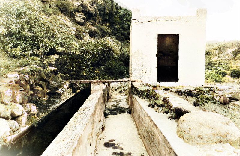 Canales y casilla del agua