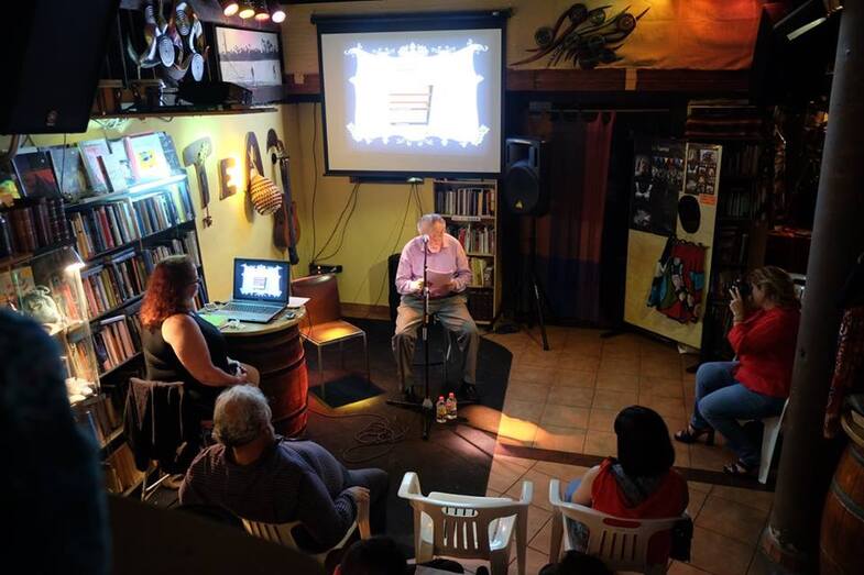 momento lectura Paco Lezcano