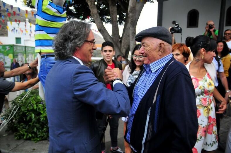 170603 izado bandera san pedro el valle 3