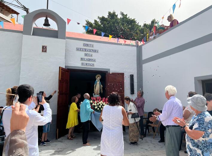 El Risco se emociona con el regreso de la procesión de La Milagrosa3