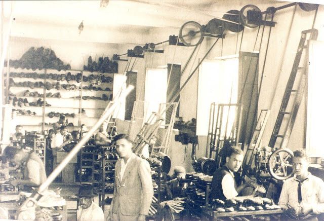 La fabrica, años cuarenta (https://www.facebook.com/museocalzado/posts/1187154214628337)