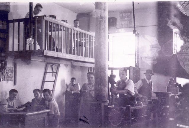 Zapatería y local  donde monta la fábrica D. Pedro Armas, una vez que se independiza de su hermano Valentín en 1948.