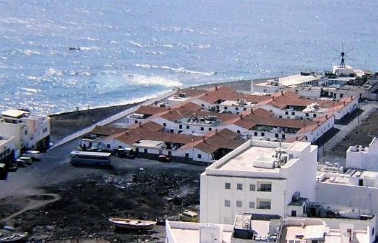 Viviendas de los pescadores 1975, nótese abajo, el barco 