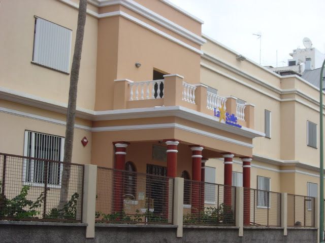 Comisaria de orden Publico en los años treinta y colegio en la actualidad,  C/ Luis Antúnez, Las Palmas.
