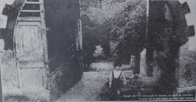 Lugar donde se comercializaba la carne y el pescado, a la izquierda la carnicería, a la derecha la pescadería.