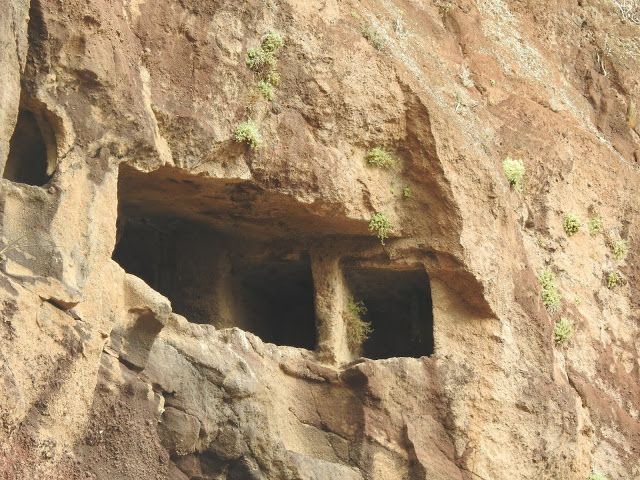  Detalles de cuevas de Bizbique.